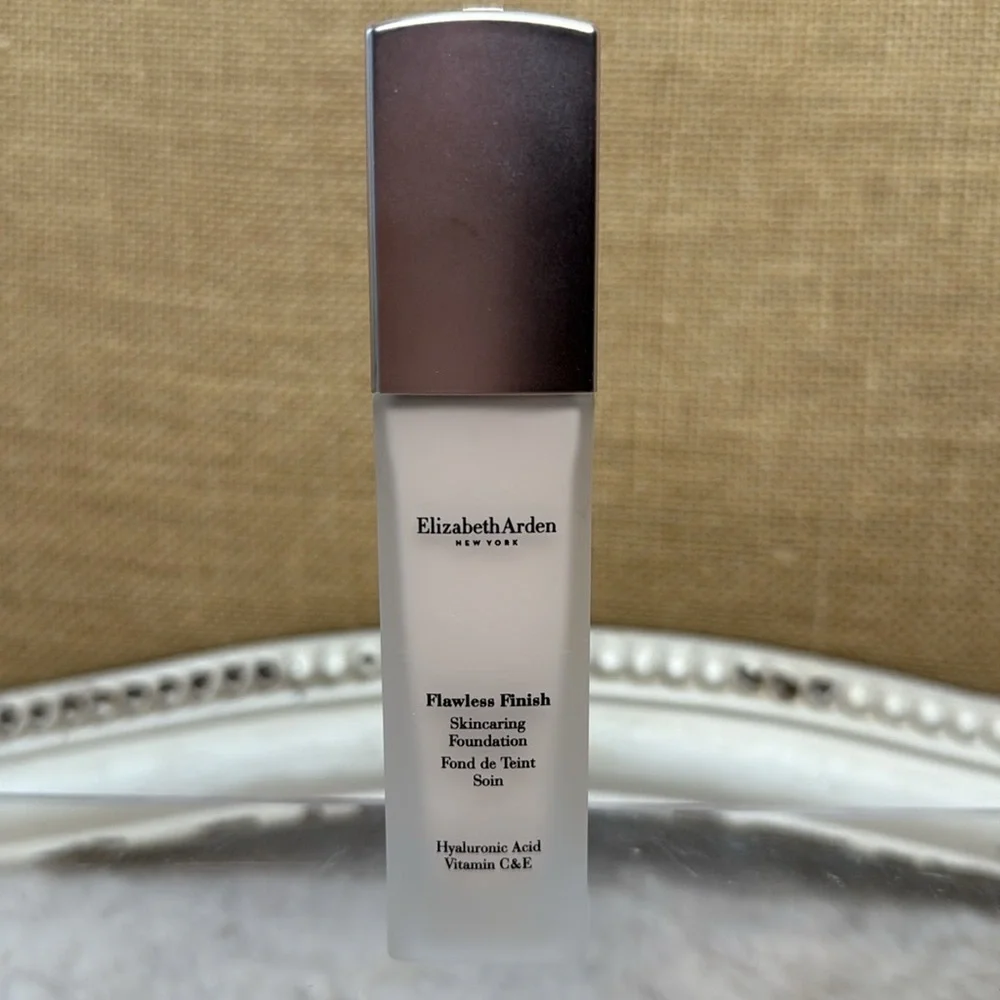 Elizabeth Arden Foundation Flawless Finish Shade 100C